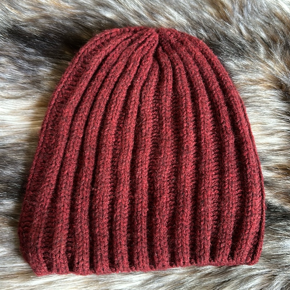 H&M *NWOT* Unisex Maroon Beanie, One Size